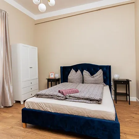 Ester's Bed & Breakfast *