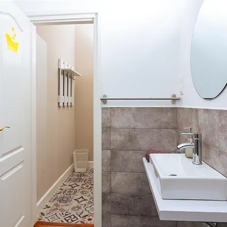 Ester's فندق مبيت وإفطار