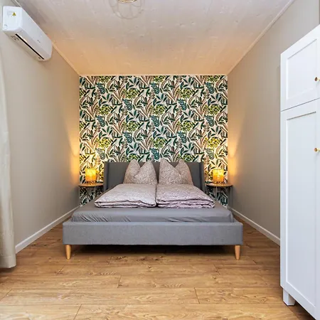 فندق مبيت وإفطار Ester's 3*