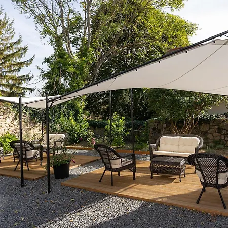 Ester's 3* سزينبيكالا