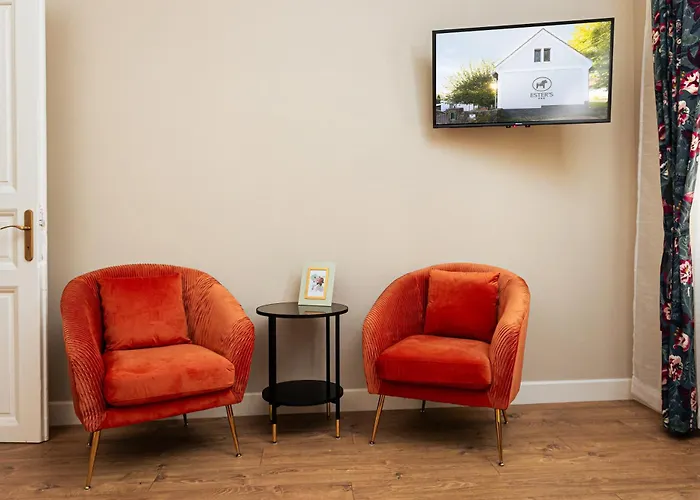 Ester's Bed & Breakfast 3*