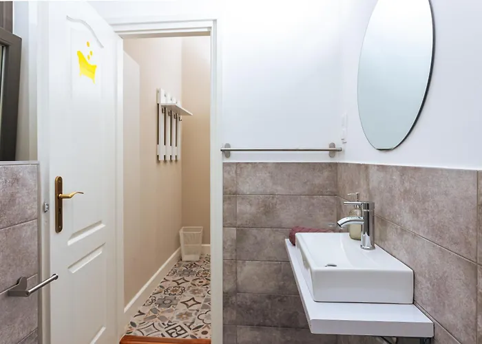 Ester's Bed & Breakfast