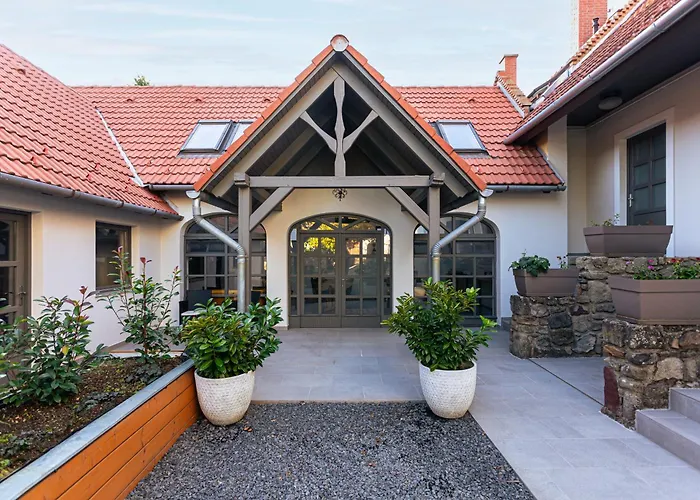 Ester's Bed & Breakfast