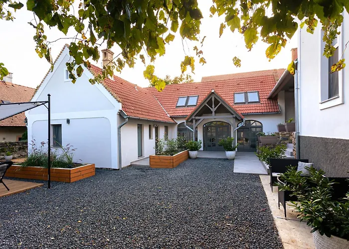 Ester's Bed & Breakfast